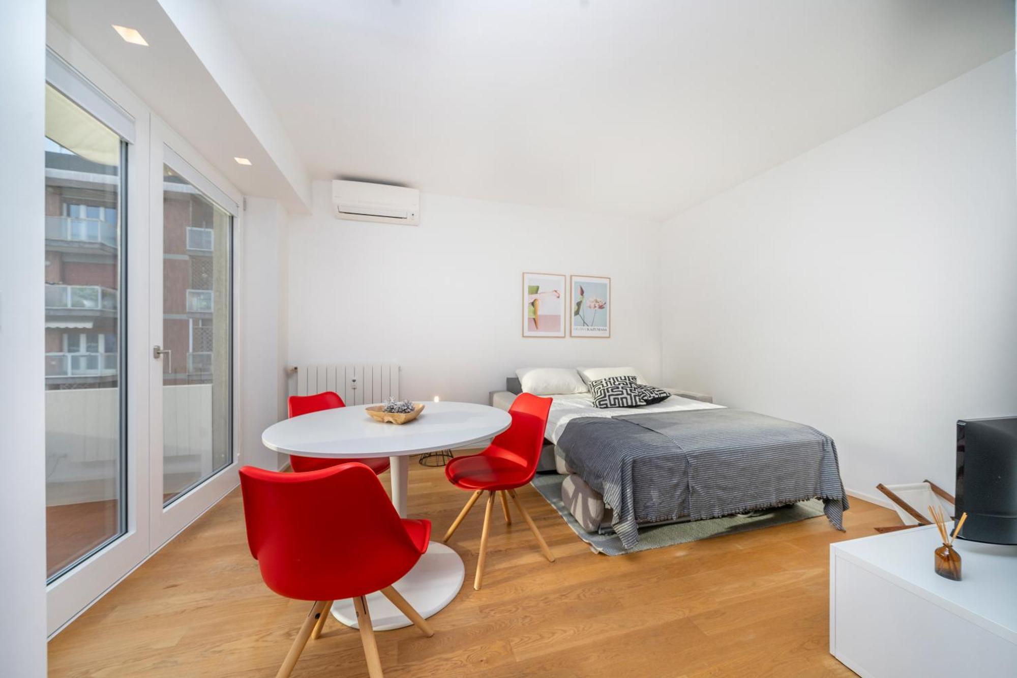 Cozy & Bright Apartment - W/ Balcony Udine Exterior foto