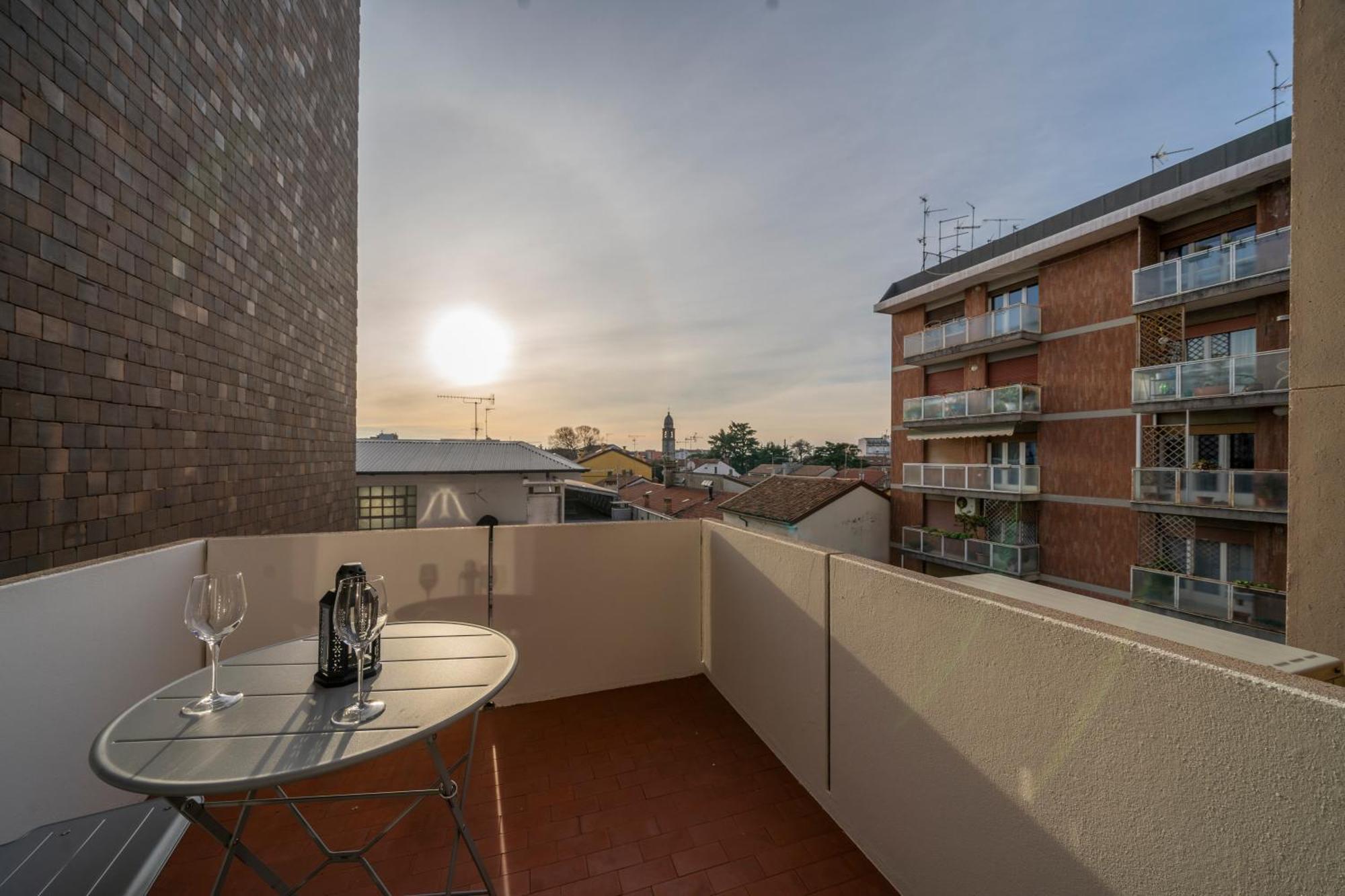 Cozy & Bright Apartment - W/ Balcony Udine Exterior foto